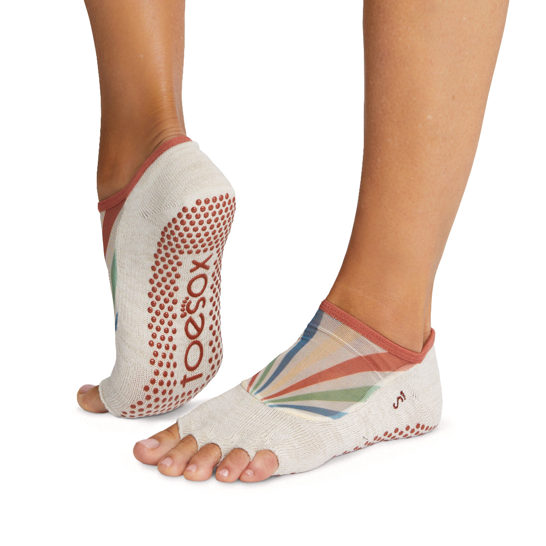 ToeSox Full Toe Luna Grip Socks – 5-Toe Mesh Panel Design, Non-Slip Socks,  Natural Toe Movement, Pilates Socks, Yoga Socks, Toe Socks for Dance, Barre  & Ballet, Black, Small : : Clothing