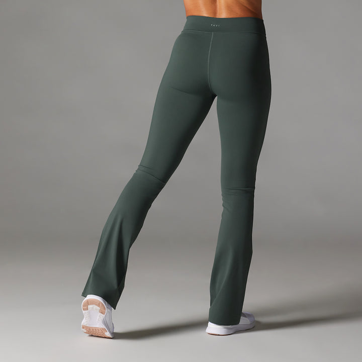 Apres Pant | Bottoms > Pants | Tavi – ToeSox | Tavi | Vooray