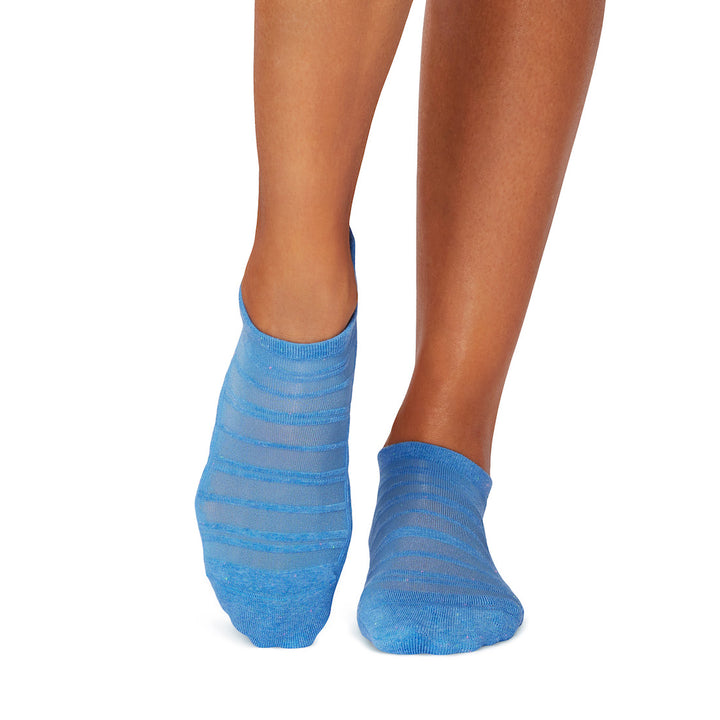 Savvy Breeze Grip Socks | Socks > Grip | Tavi – ToeSox | Tavi | Vooray