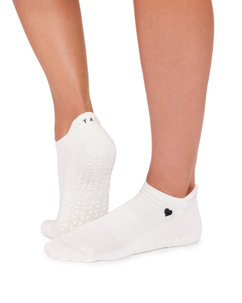 Savvy Grip Socks | Socks > Grip | Tavi – ToeSox | Tavi | Vooray