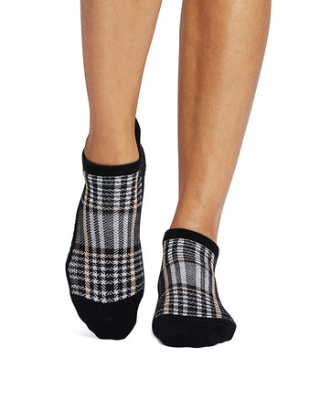 Savvy Grip Socks | Socks > Grip | Tavi – ToeSox | Tavi | Vooray