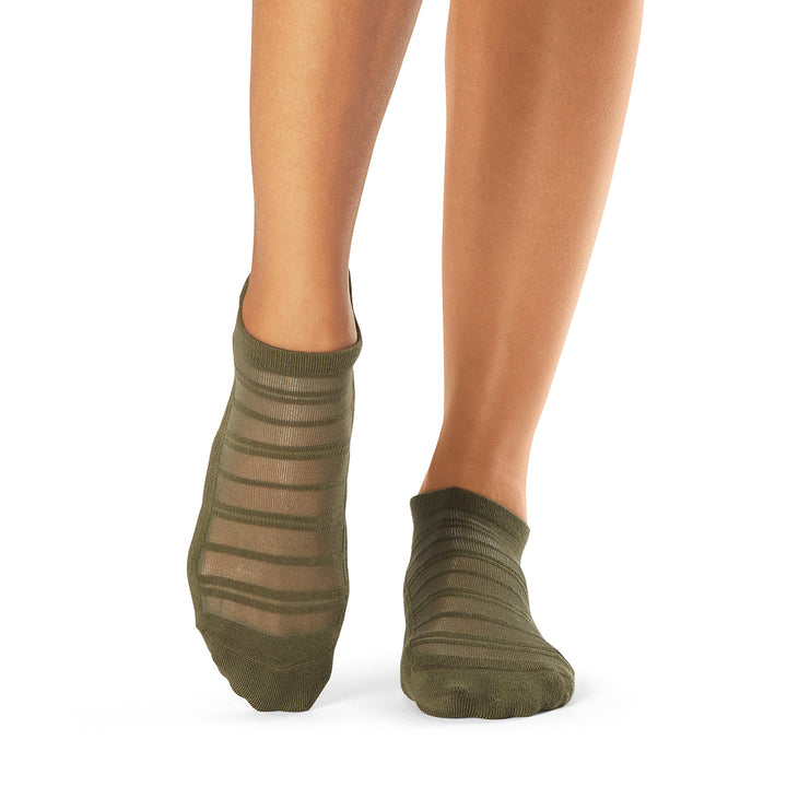 Savvy Breeze Grip Socks * | Socks > Grip | Tavi – ToeSox | Tavi | Vooray