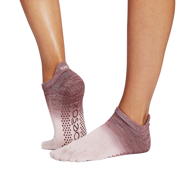 Full Toe Low Rise Grip Socks | Socks > Grip | ToeSox – ToeSox | Tavi | Vooray