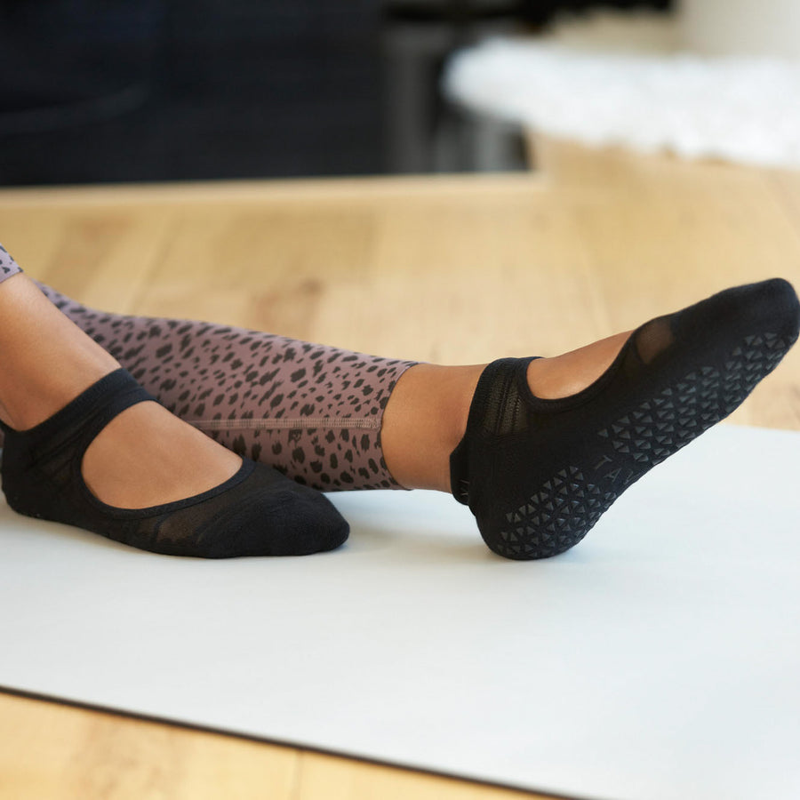 TAVI Women's Emma Non-Slip Pilates Socks - Grip Socks for Barre, Dance,  Pilates - Yoga Socks