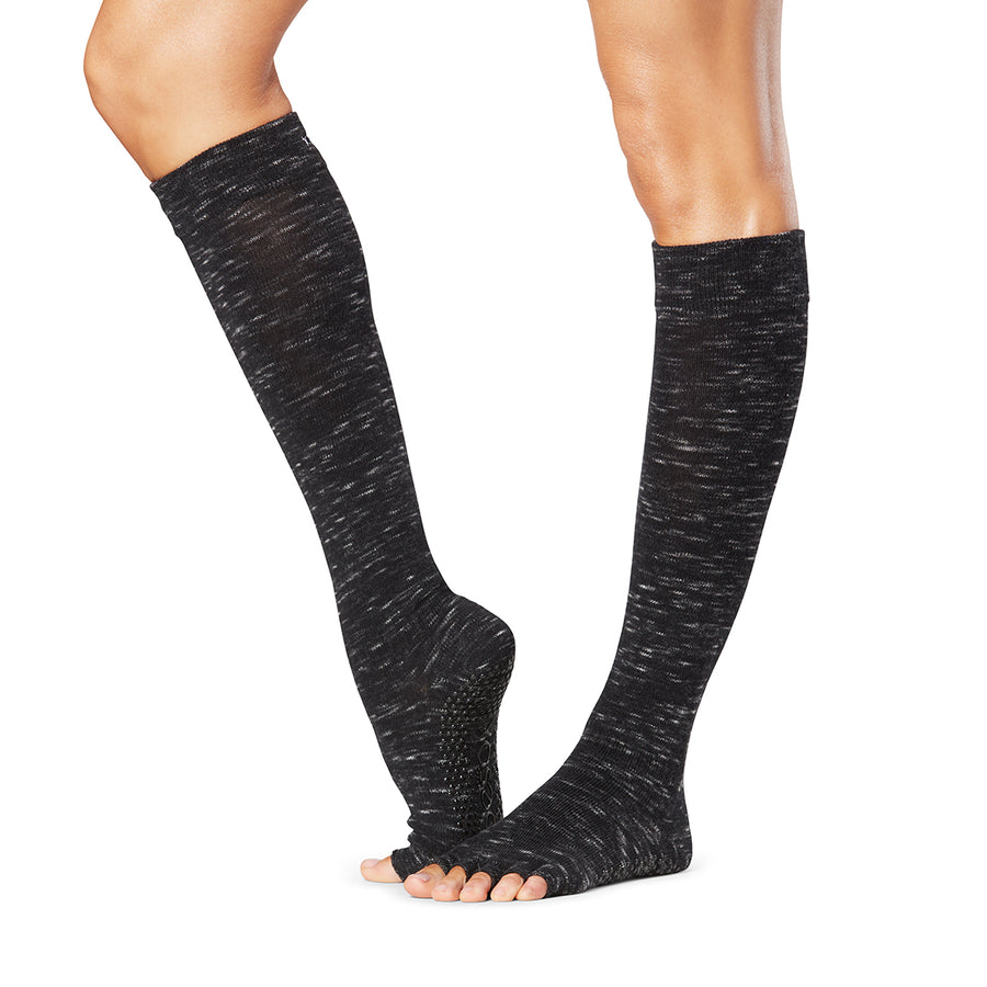What is Custom Logo Reformer Anti-Slip Dance Pilates Heat Non Slip Grip  Yoga Socks